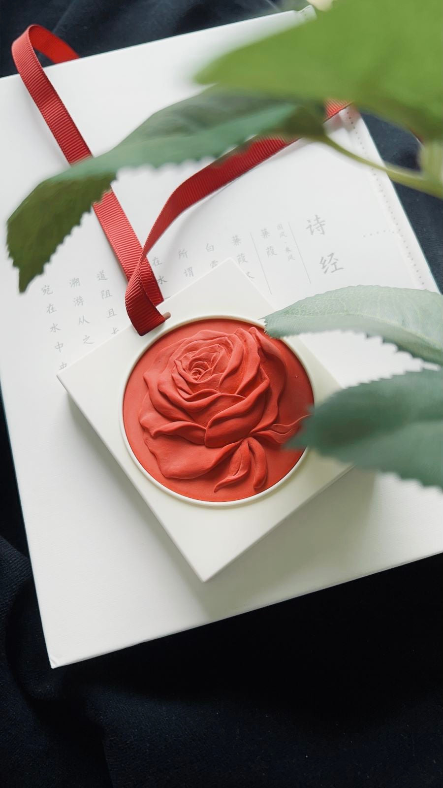 Car Aromatherapy Hanging Pendant,Car Air Freshener, Clothing Hanger,lasting fragrance, promoting metabolism, Effectively Absorb Odors, Handmade Carved Artworks